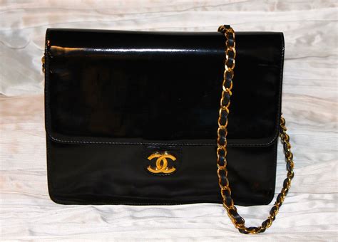 borsa chanel vernice shopping|borse chanel outlet.